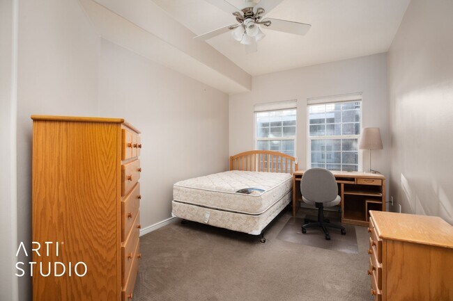 Building Photo - 331 Belmont Pl