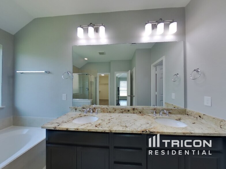 Building Photo - 9626 Stratton Ridge Dr