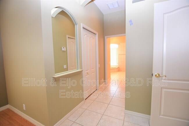Building Photo - 2218 Longleaf Cir