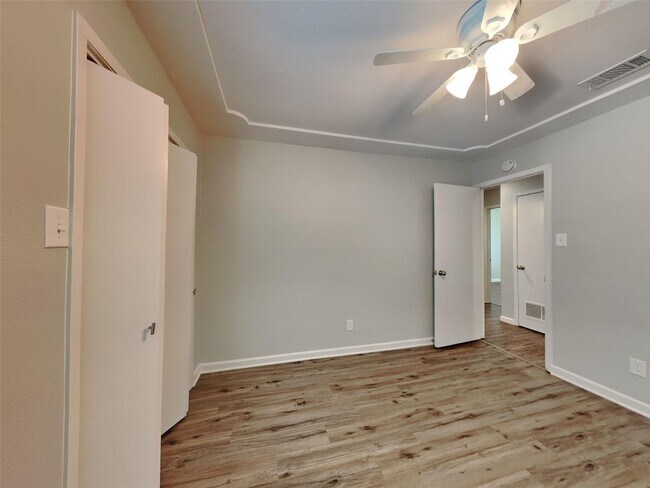 Building Photo - 3 BR/2BA | Renovated Single Family Home | 2-car garage | Fenced backyard