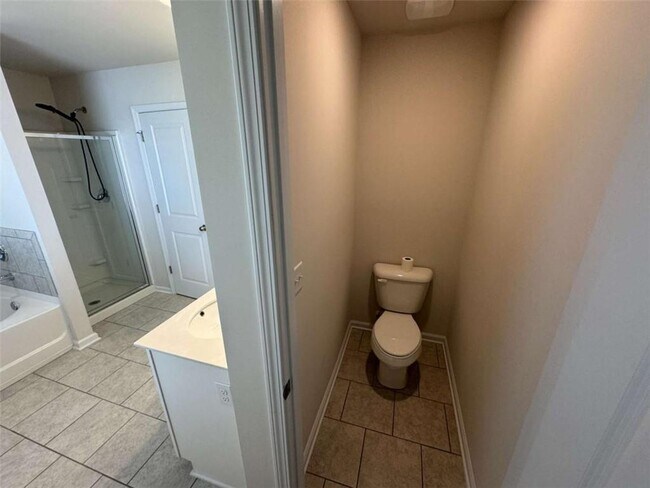 Building Photo - 3376 Highbury Way