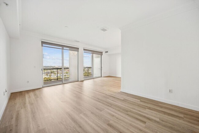 Building Photo - 3333 Allen Pkwy