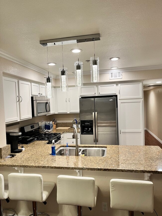 Kitchen - 3470 Coastline Pl