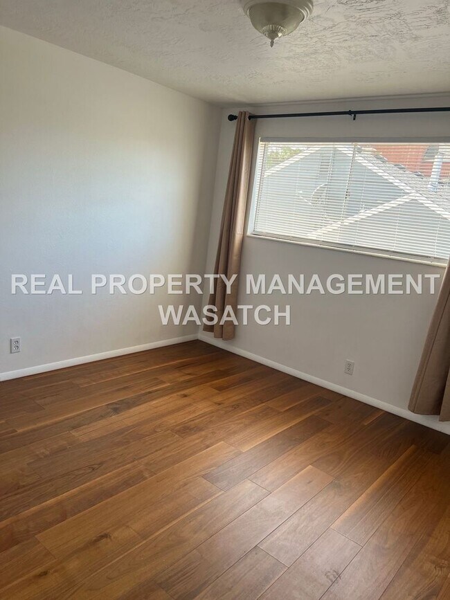 Building Photo - 265 E 5900 S