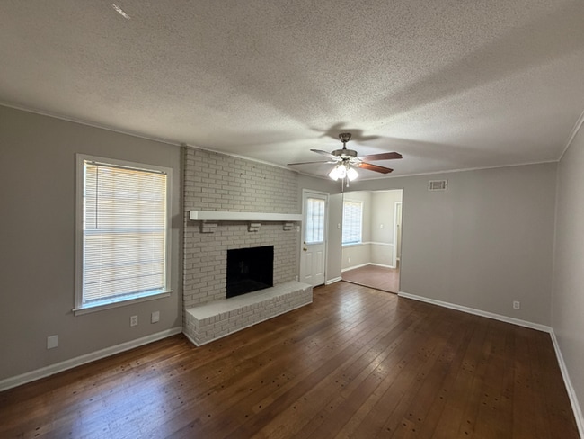 Building Photo - Charming 3BR/1.5BA Bartlett Area Home | Brick Fireplace, Tile Kitchen & Fenced Yard
