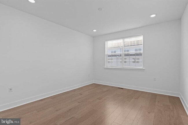 Building Photo - 123 Stoutsburg Blvd