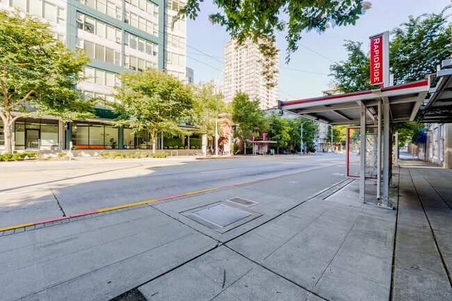 Building Photo - 225 Cedar St