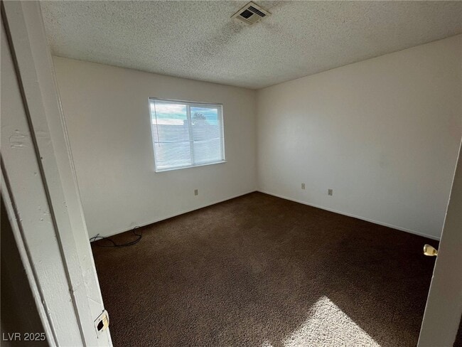 Building Photo - 2112 Sun Ave