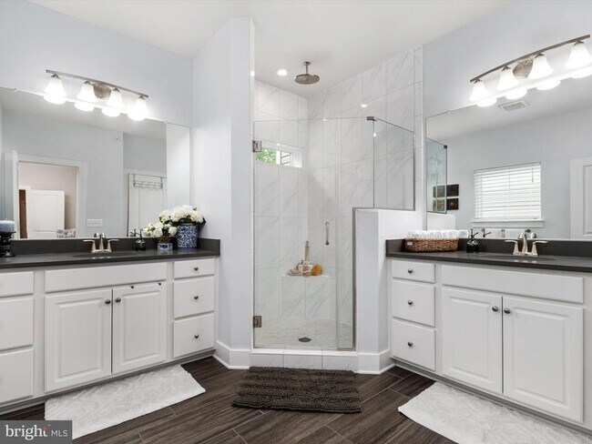 Building Photo - 2552 Buckthorn Dr