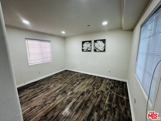 Building Photo - 10952 1/2 Wilmington Ave