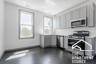 Building Photo - 2814 N Mozart St