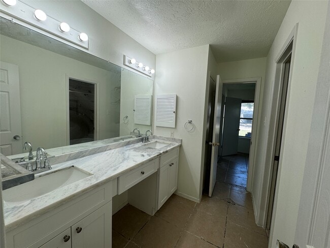 Building Photo - 20030 Lions Gate Dr