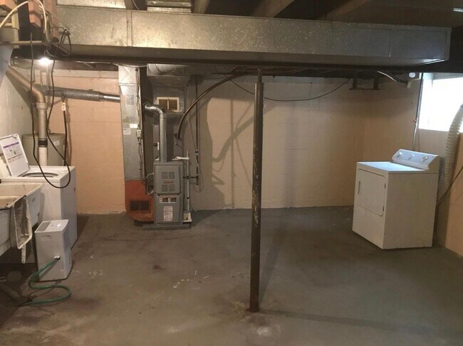 Building Photo - 46 Wenzell Pl