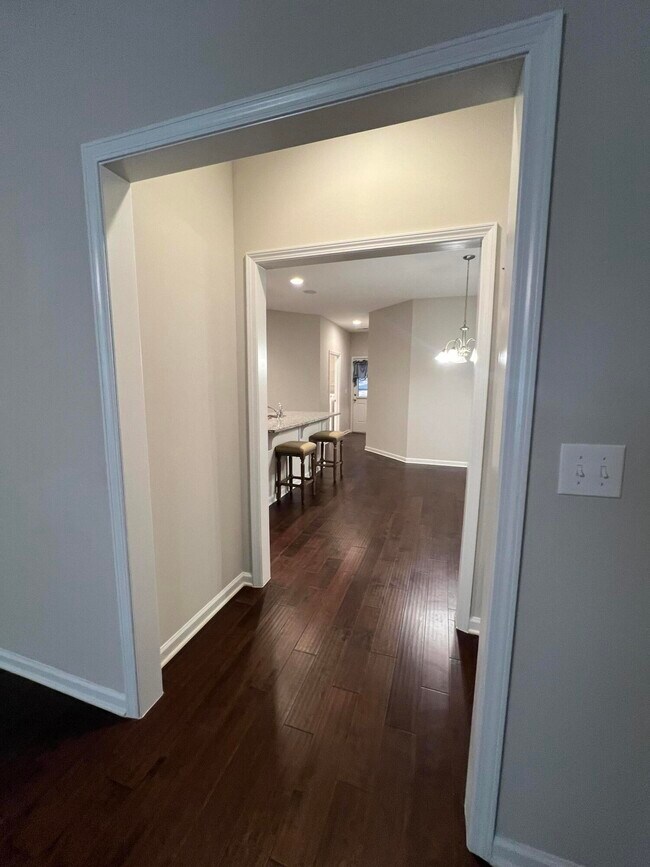 Building Photo - 3177 Mayflower Ln