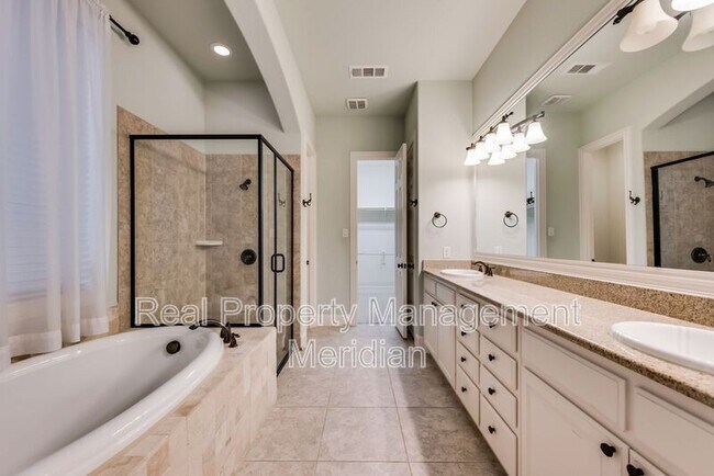 Building Photo - 14900 Foxbriar Ln