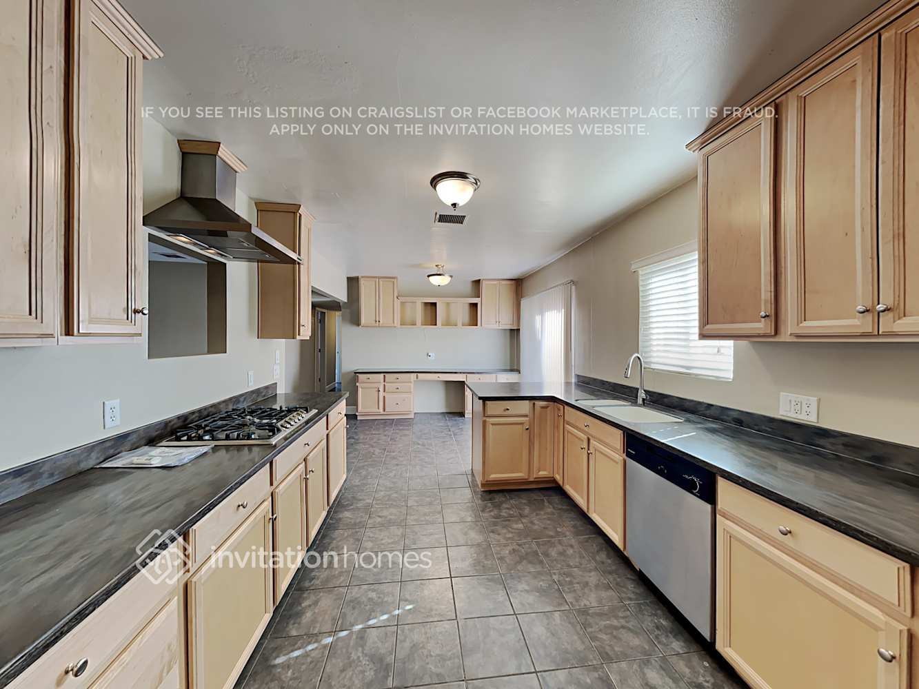 Building Photo - 661 N Sunland Dr