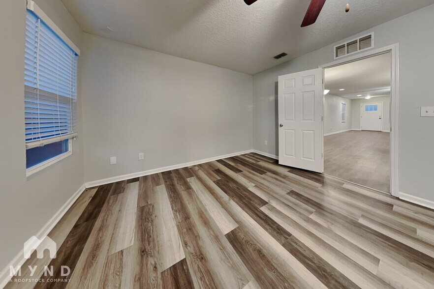 Building Photo - 7352 Townsend Village Ln