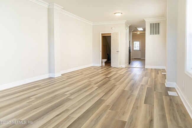 Building Photo - 485 4th St N