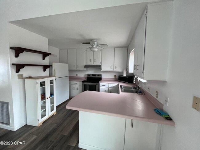 Building Photo - 321 Hibiscus Dr