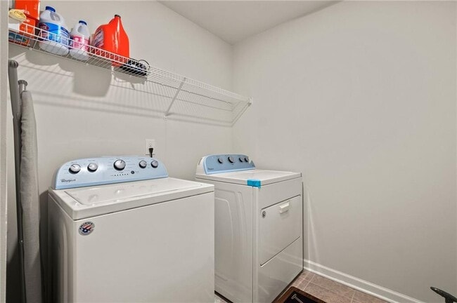 Building Photo - 1166 Arrowlake Rd