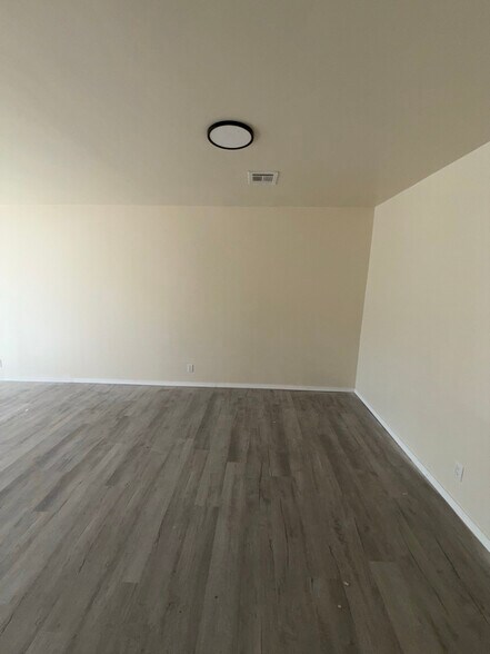 Building Photo - 1409 NE 9th St