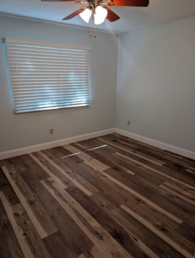 Building Photo - 504-A Amelia Woods