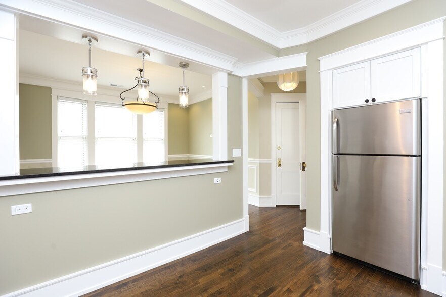 Building Photo - 1938 W Berenice Ave