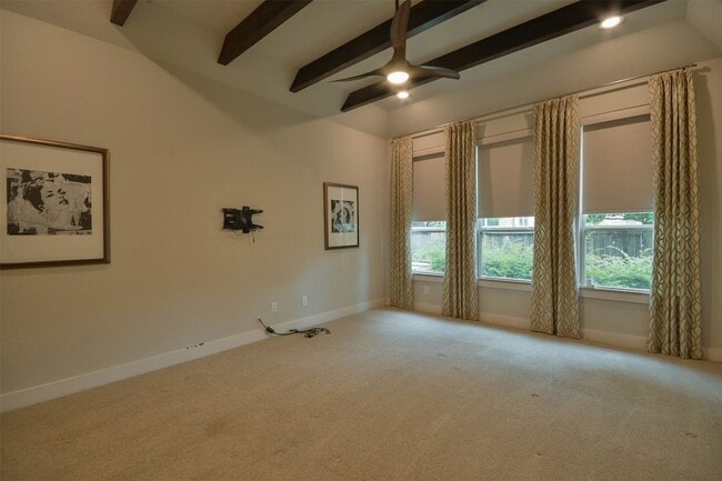 Building Photo - 5911 Vineyard Creek Ln