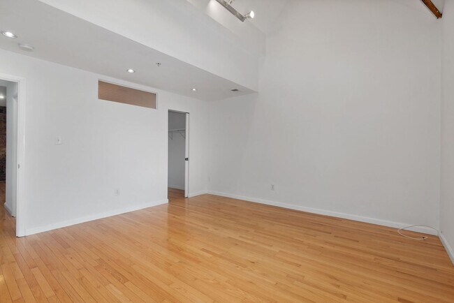 Building Photo - Modern 2B/2B with Parking | Minutes to Brookland Metro, Catholic University, MedStar & Children’s...