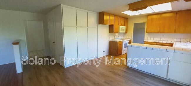 Building Photo - 3210 Mustang Cir