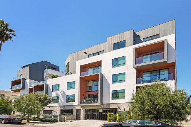 Interior Photo - Gramercy Terrace