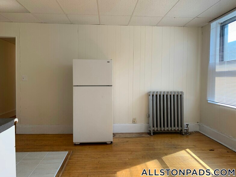 Building Photo - 439 Cambridge St