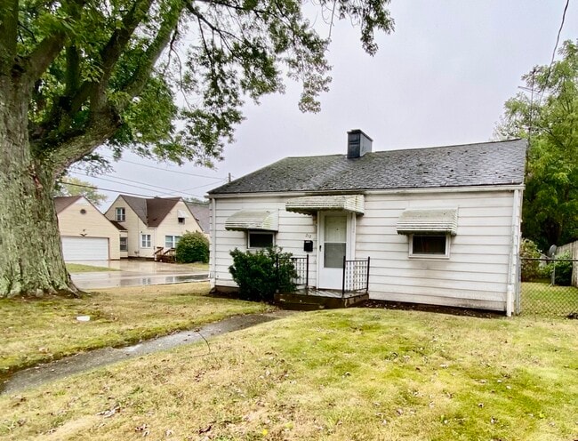 Primary Photo - 212 Hilbish Ave