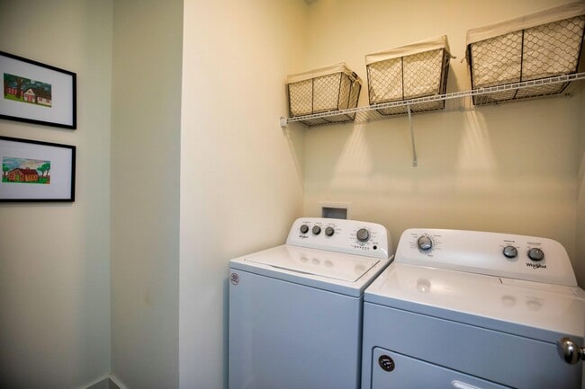 Building Photo - Elevated Rental Home with Community Amenities