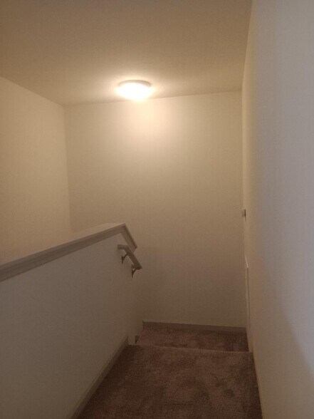 Building Photo - 724 Buddy Ct