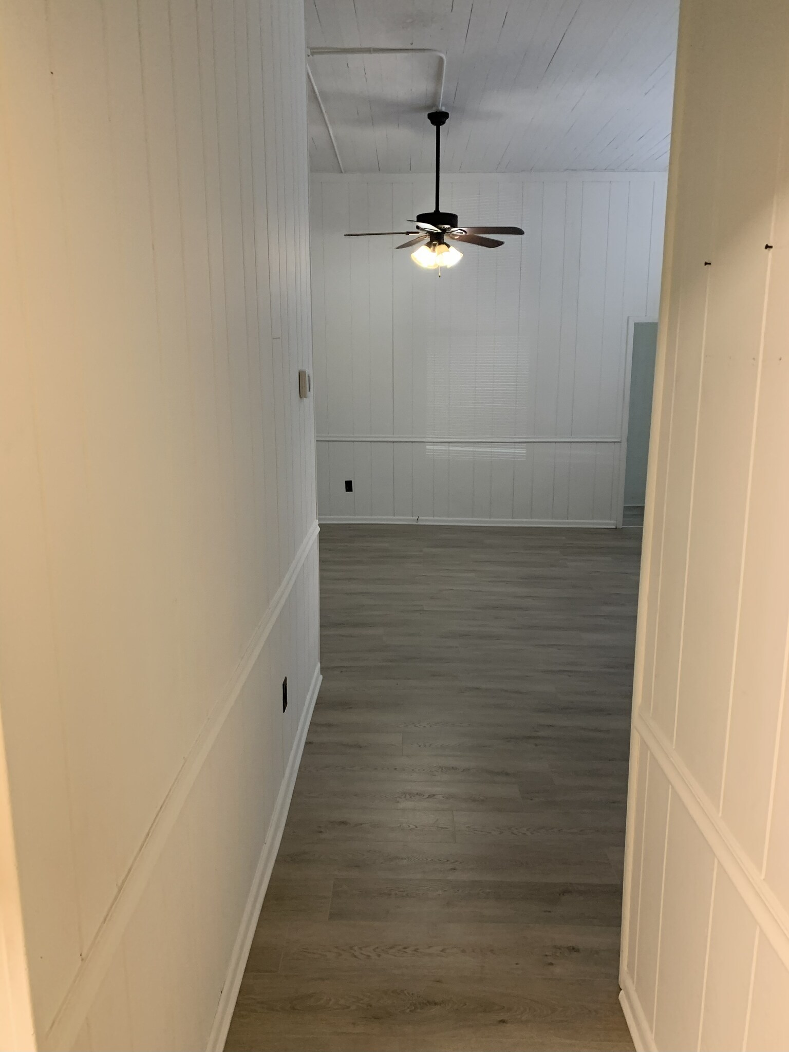 Building Photo - 140 N Canal St