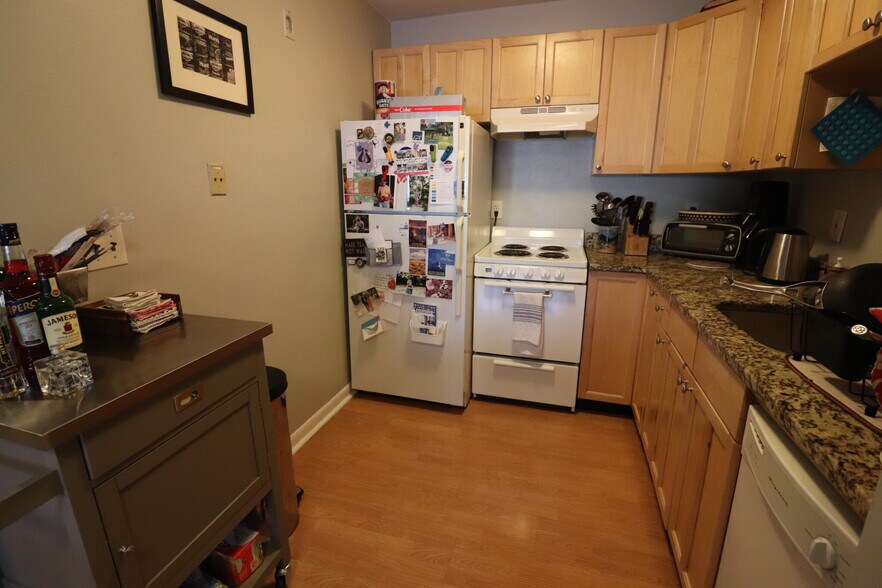 Building Photo - 15 Walbridge St