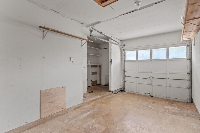 Building Photo - 703 Huntingdon Pl