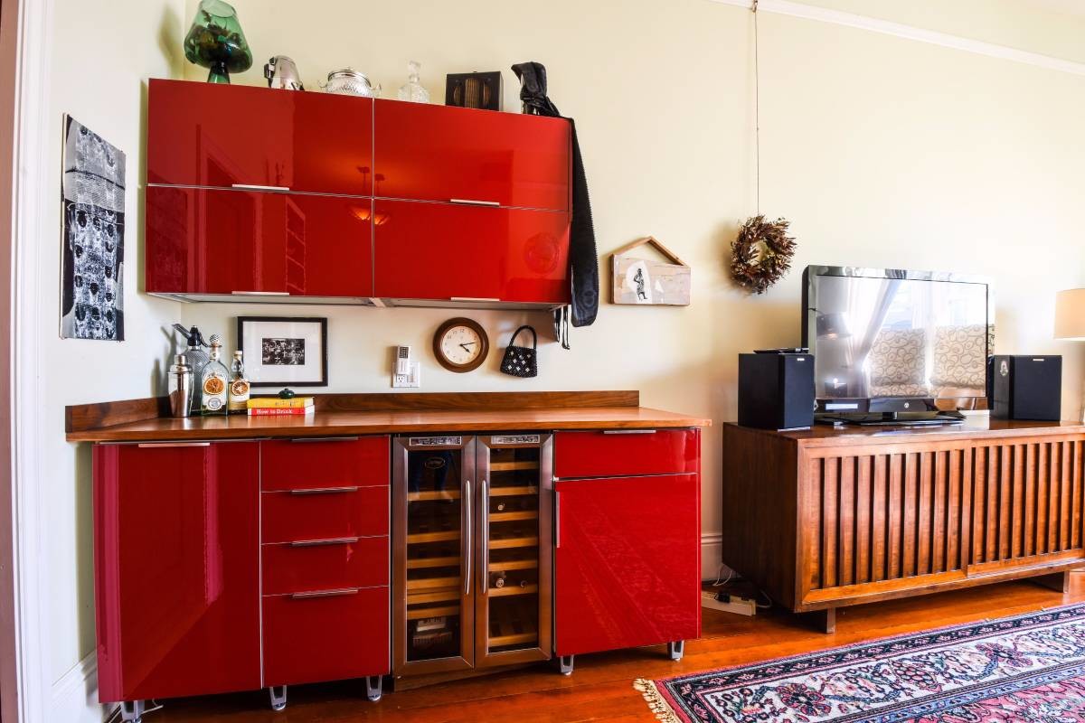 Livingroom-Dry Bar - 1135 Treat Ave