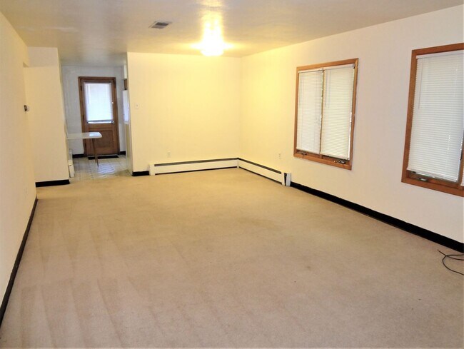 Building Photo - 400 Mimosa Ct