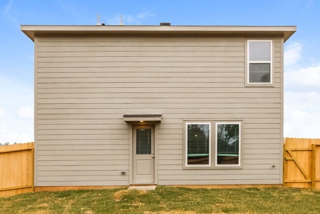 Building Photo - 2084 Cedar Way Dr