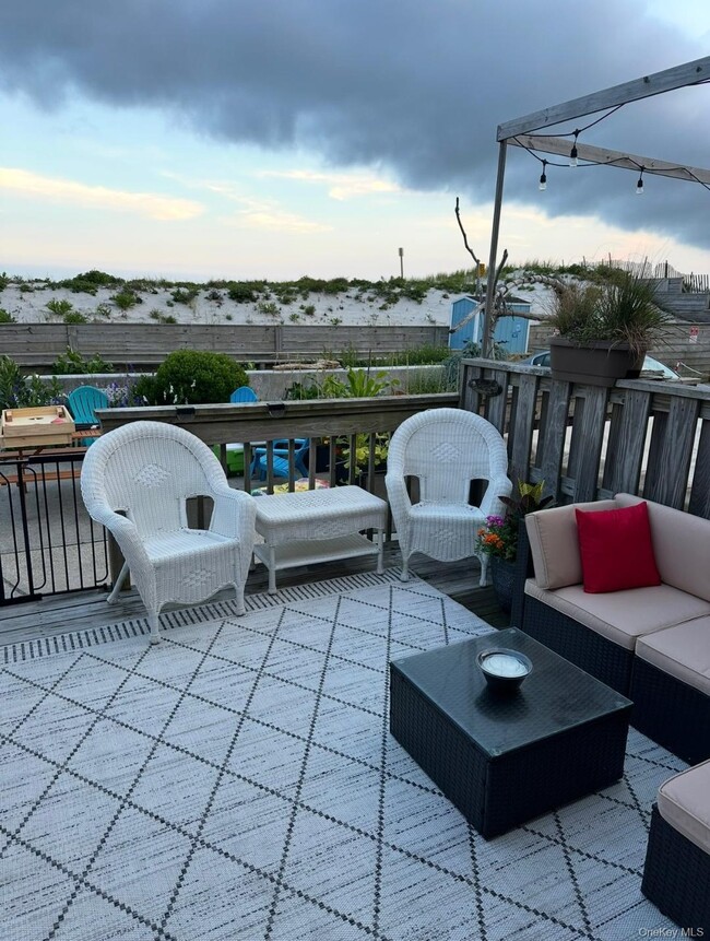 Building Photo - 1115 Oceanfront