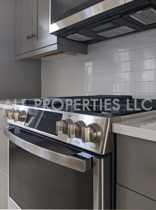 Building Photo - 8048 W 52nd Ln