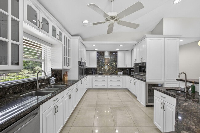 Building Photo - 5463 Sea Biscuit Rd