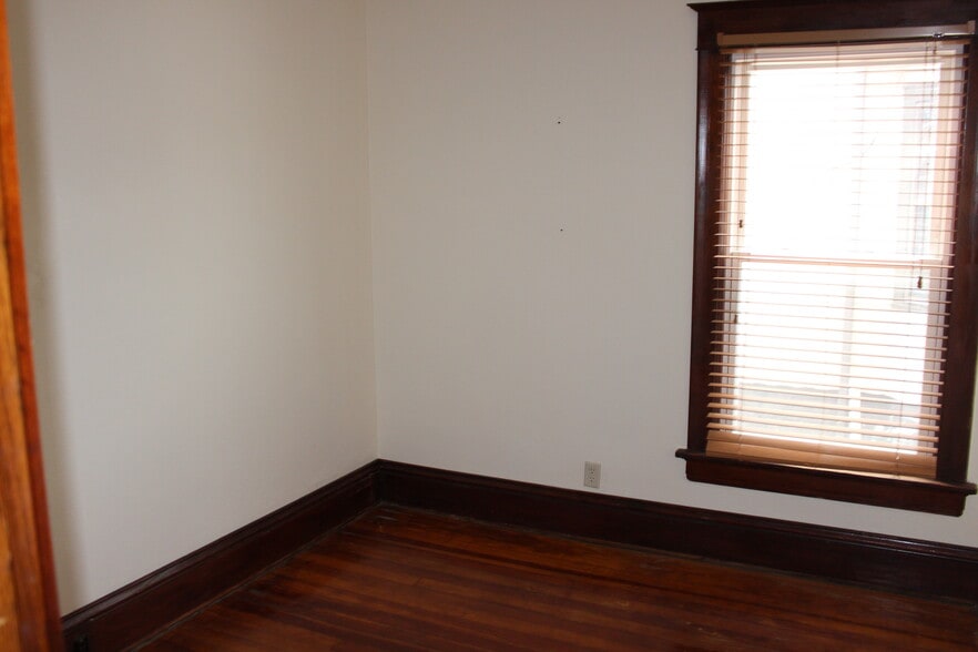 Bedroom 1 - 1516 Thurston Ave