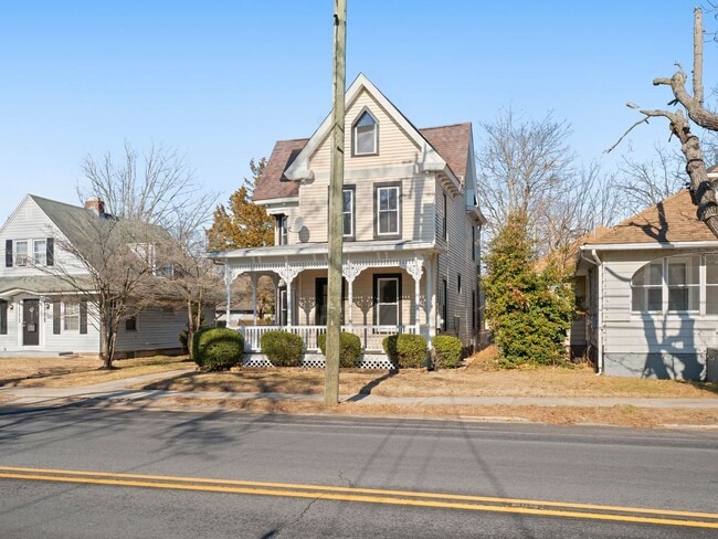 Building Photo - Spacious 5-Bedroom Rental with Backyard & Basement in Millville