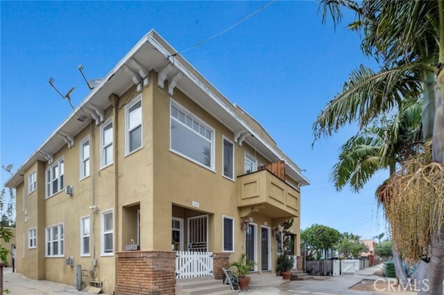 Building Photo - 2641 S Pacific Ave