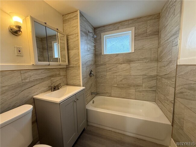 Building Photo - 110 Gerald Ave