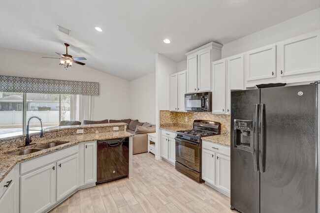 Building Photo - 11320 Scribner Station Ln