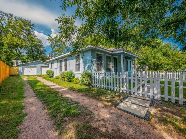 Building Photo - 906 Capitol Ct